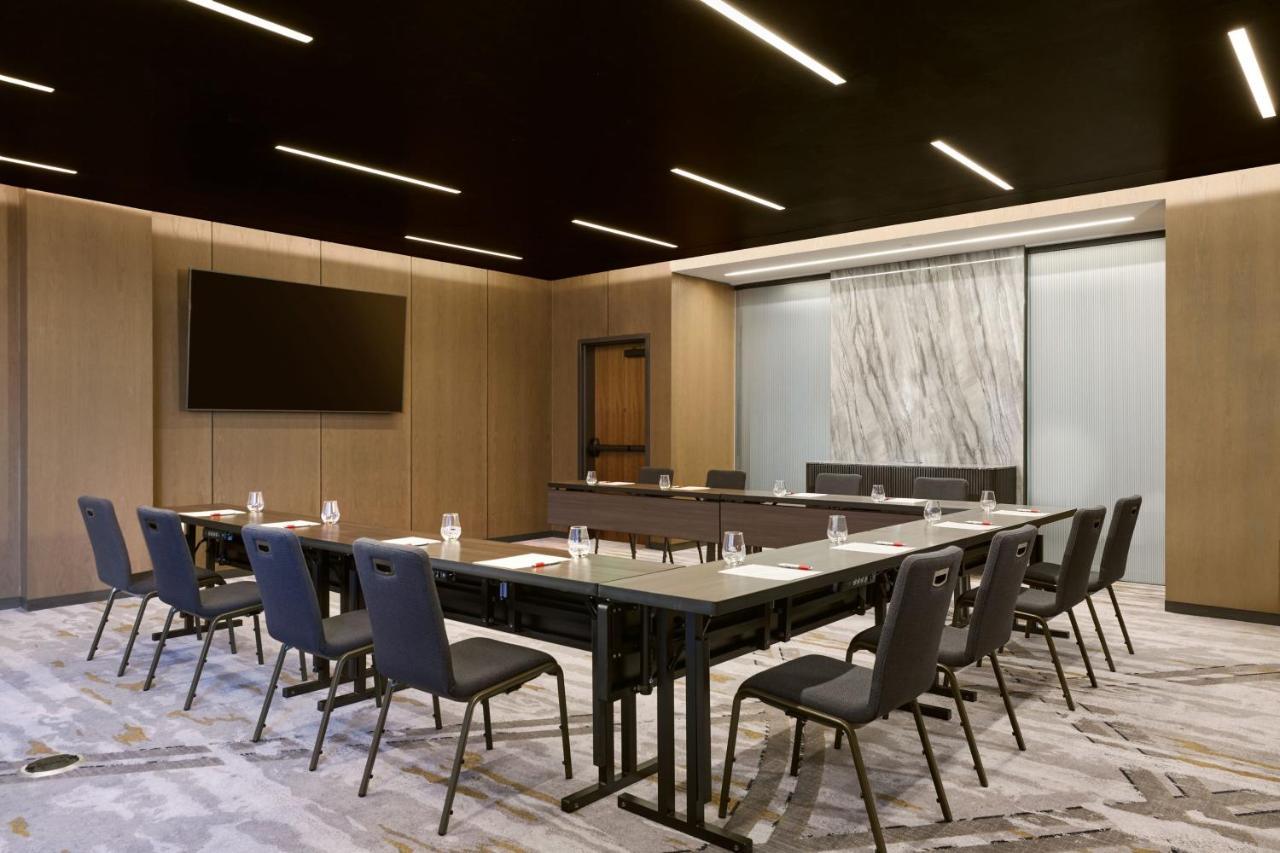 Отель Washington Marriott Capitol Hill Экстерьер фото