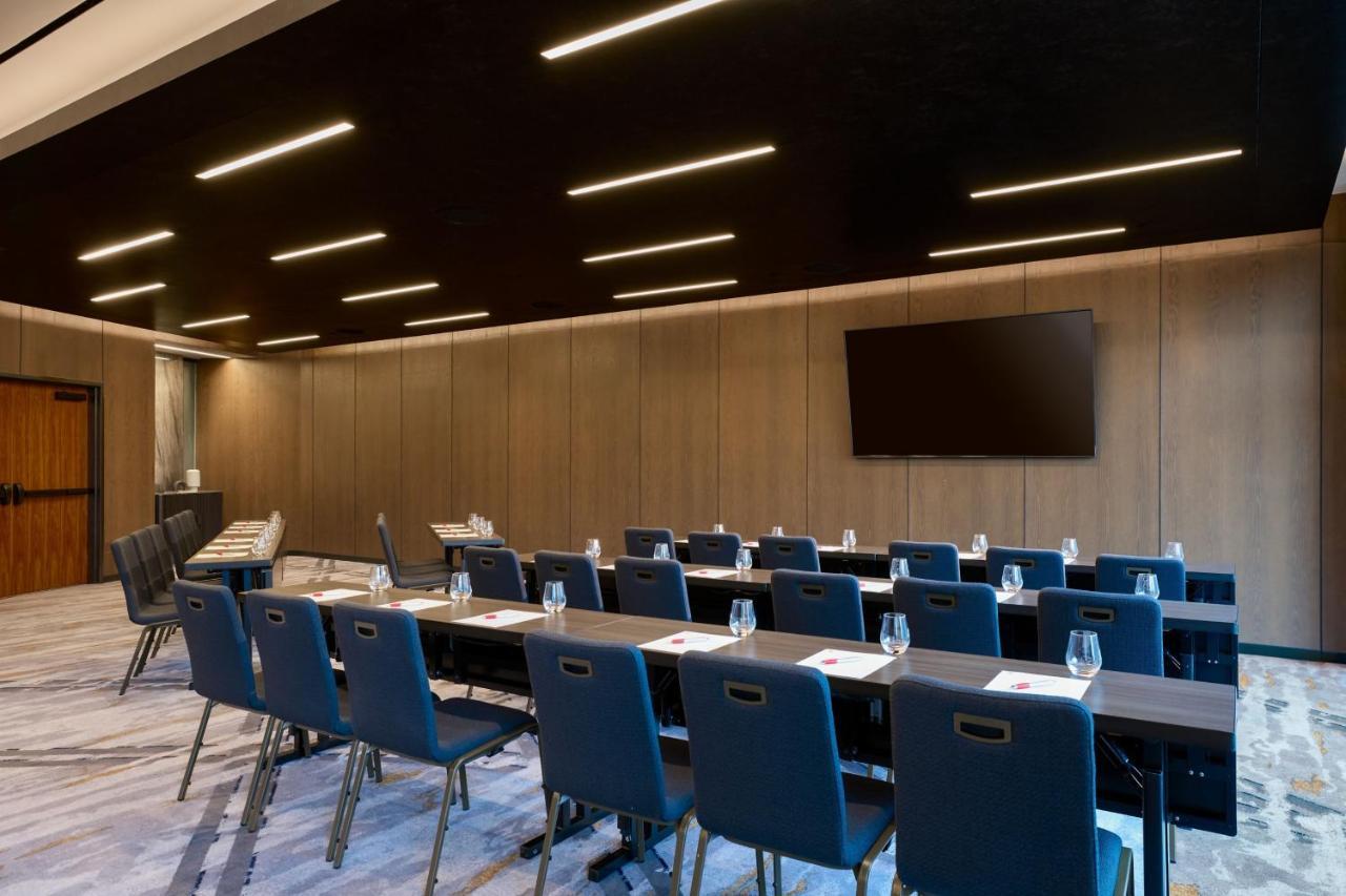 Отель Washington Marriott Capitol Hill Экстерьер фото